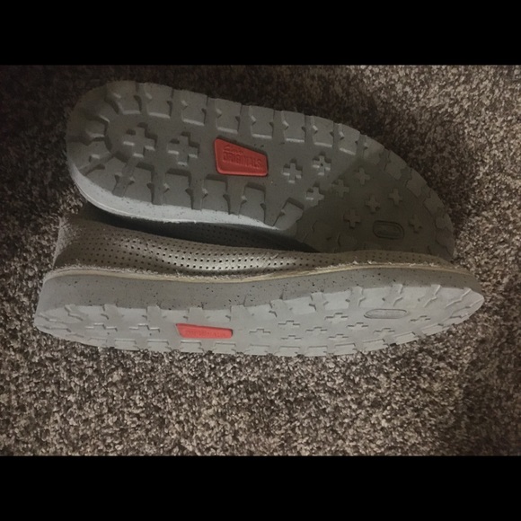 clarks tan suede ventilated chukka boots - Picture 2 of 3